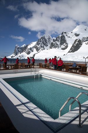 Paradise Bay, Lemaire Channel, Antarctica 280.jpg
